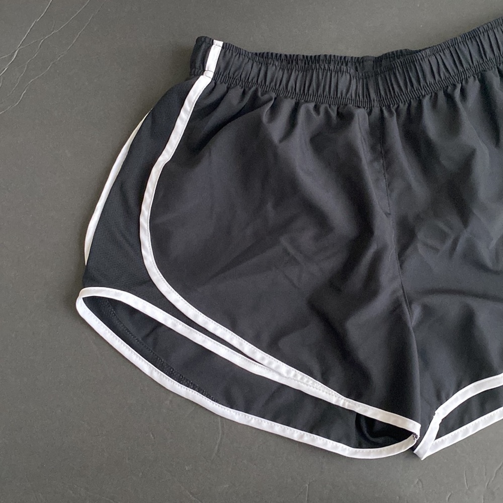 Nike Dri-Fit Black & White Tempo Running Shorts M - Picture 3 of 7
